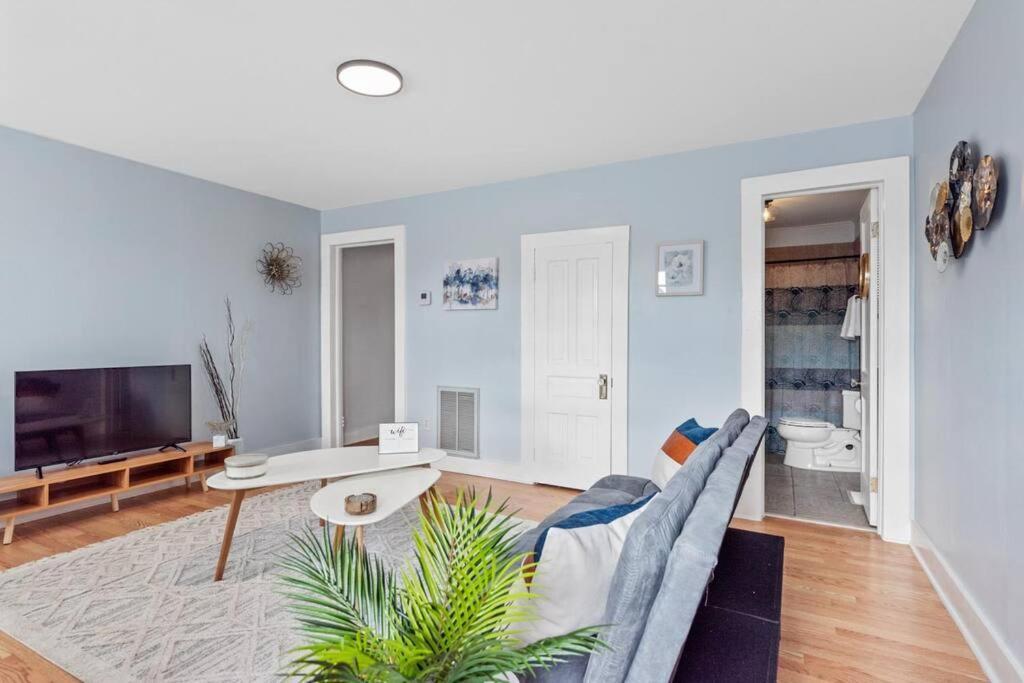 Boho Bungalow - Steps From Historic Downtown Apex Luaran gambar