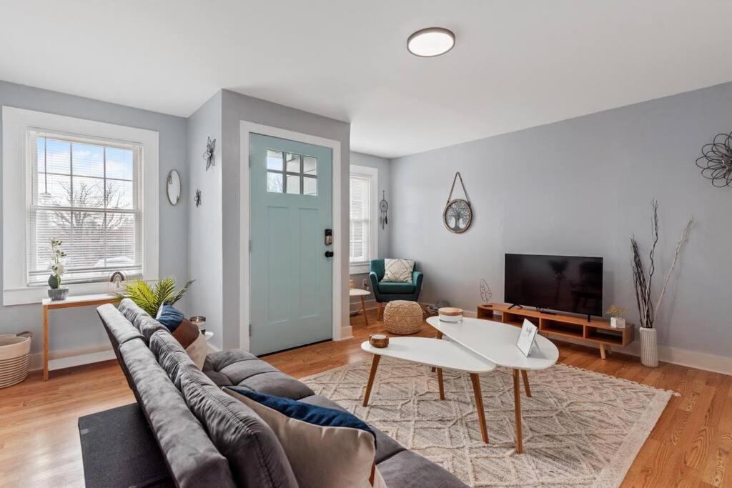 Boho Bungalow - Steps From Historic Downtown Apex Luaran gambar