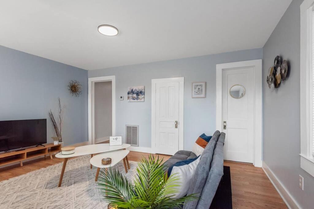 Boho Bungalow - Steps From Historic Downtown Apex Luaran gambar